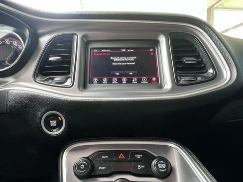 Used 2019 Dodge Challenger SXT image 20