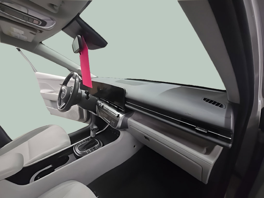 Certified 2025 Hyundai Kona SEL FWD image 26