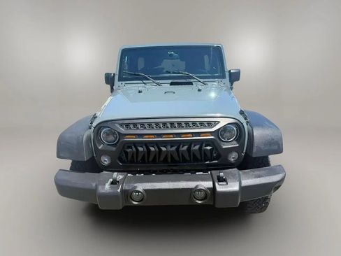 Used 2015 Jeep Wrangler Unlimited Rubicon w/ Dual Top Group AWD/4WD image 3