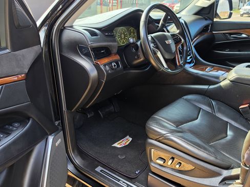 Used 2015 Cadillac Escalade Luxury RWD image 24