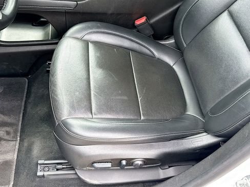 Used 2023 GMC Acadia SLT image 21