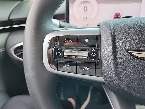 Used 2026 Genesis GV70 2.5T Select image 8