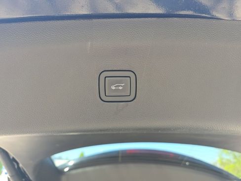 Used 2024 Buick Enclave Avenir w/ Avenir Technology Package image 44