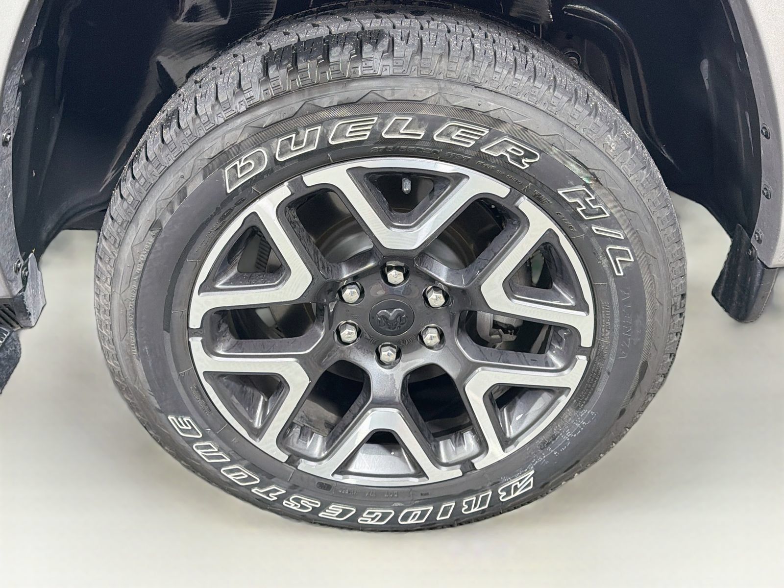 Used 2025 RAM 1500 Laramie w/ Advanced Safety Group II AWD/4WD image 34