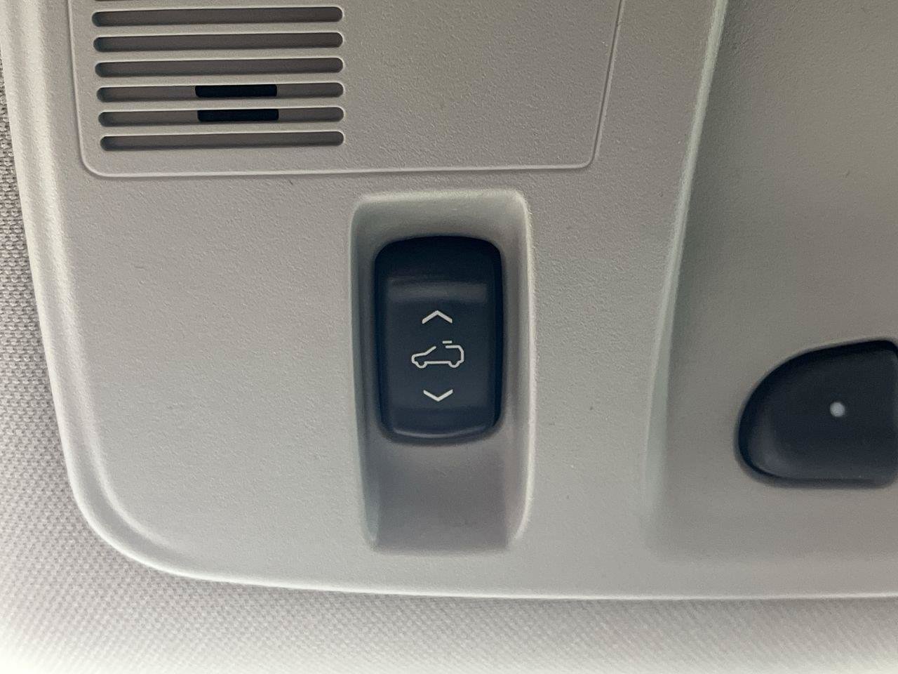 Used 2012 Buick Enclave Premium FWD image 24