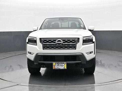 Used 2022 Nissan Frontier SV w/ SV Premium Package AWD/4WD image 2
