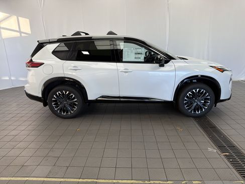 New 2026 Nissan Rogue Platinum image 4