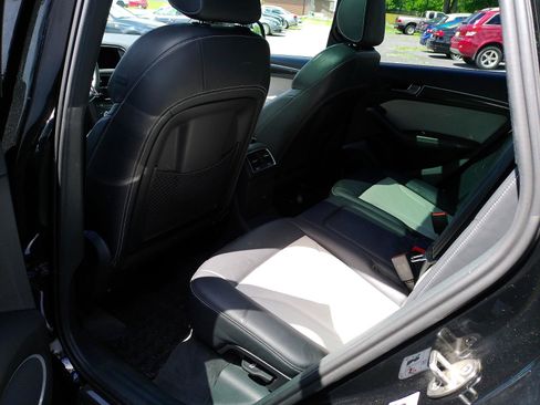Used 2016 Audi SQ5 Premium Plus w/ Technology Package AWD/4WD image 39