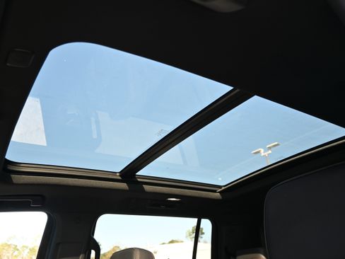 Used 2024 Chevrolet Suburban RST w/ Luxury Package image 9