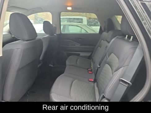 Used 2024 Nissan Pathfinder S AWD/4WD image 5