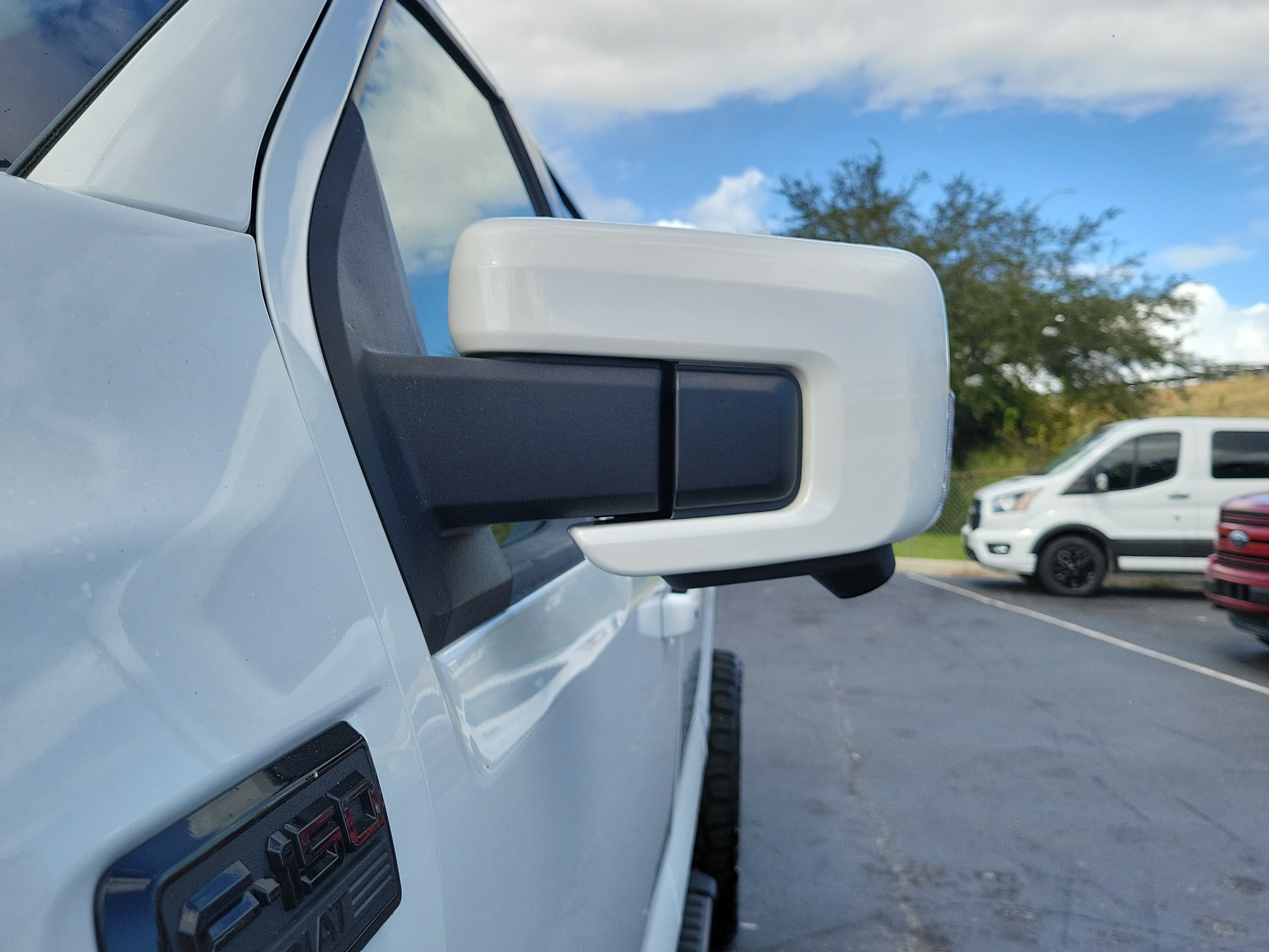 Used 2024 Ford F150 Lariat AWD/4WD image 4