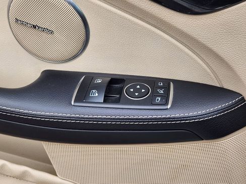 Certified 2016 Mercedes-Benz SLK 300 image 24