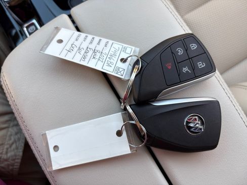 Used 2022 Buick Envision Essence w/ Technology Package I FWD image 35