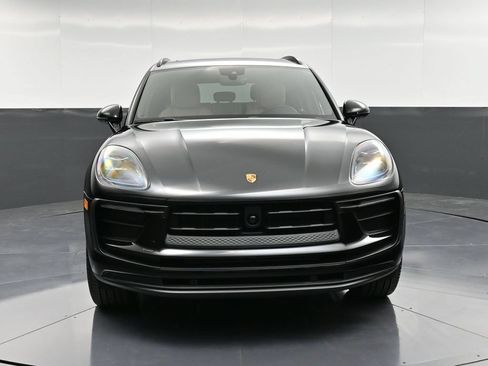 Certified 2026 Porsche Macan AWD/4WD image 11