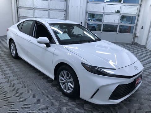 Used 2026 Toyota Camry LE FWD image 36