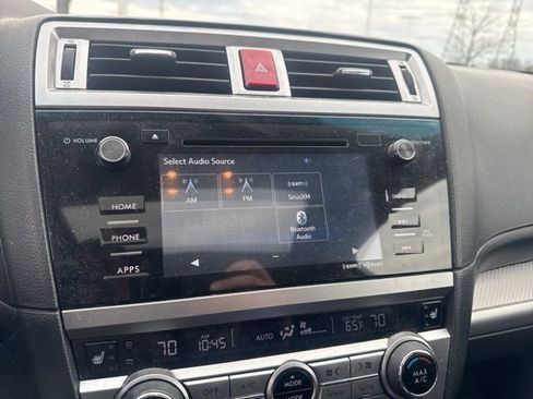 Used 2017 Subaru Outback 2.5i Premium image 18