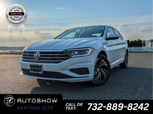 Used 2019 Volkswagen Jetta R-Line FWD image 1