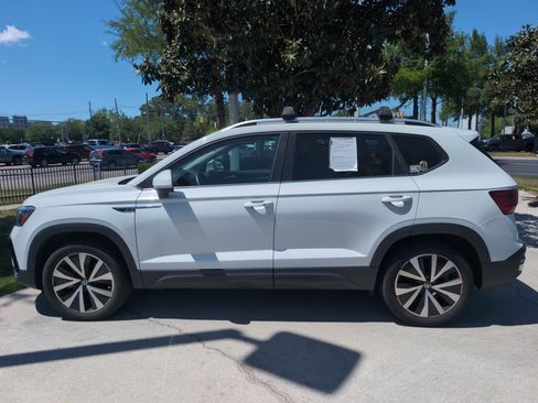 Used 2022 Volkswagen Taos SE image 7