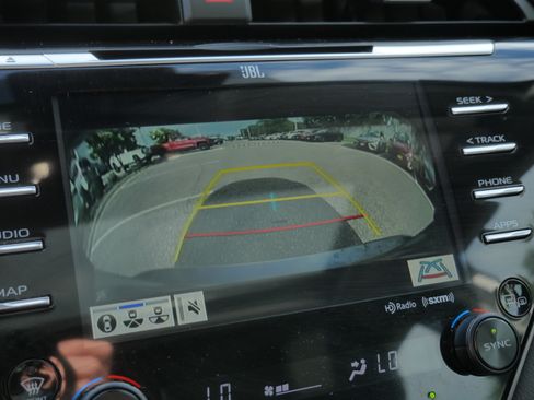 Used 2020 Toyota Camry XLE w/ Driver Assist Package FWD image 32