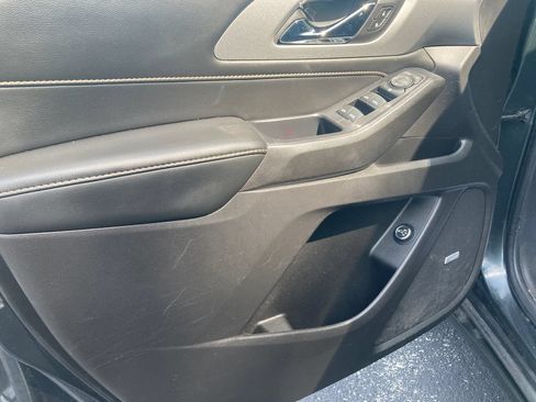 Used 2021 Chevrolet Traverse RS w/ LPO, Floor Liner Package AWD/4WD image 13