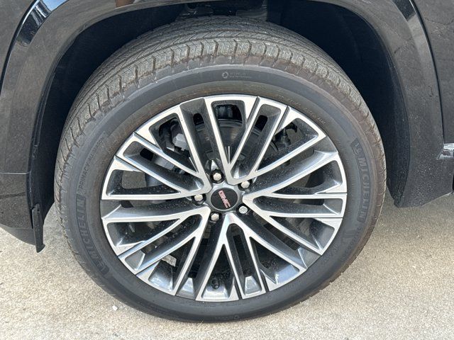 New 2027 GMC Terrain Denali w/ LPO, Black Badging Package AWD/4WD image 15