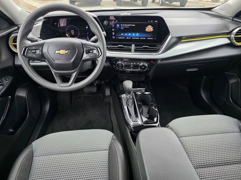 Used 2026 Chevrolet Trax LT image 17