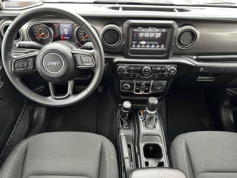 Used 2022 Jeep Gladiator Sport AWD/4WD image 16