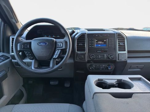 Used 2017 Ford F150 XLT image 12
