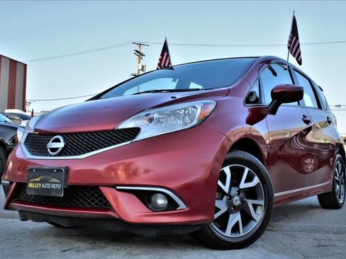 Used 2015 Nissan Versa Note SR w/ SR Tech Package image 2