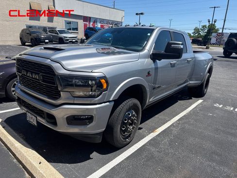Used 2024 RAM 3500 Limited AWD/4WD image 2
