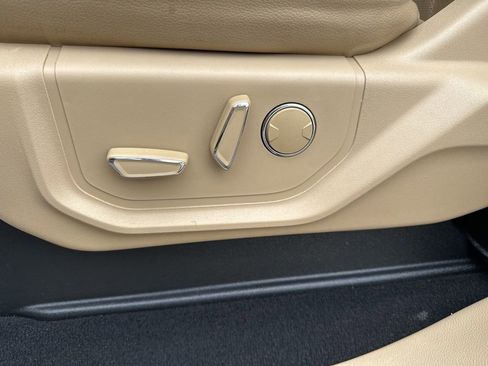 Used 2019 Ford F250 Lariat w/ Lariat Value Package image 18