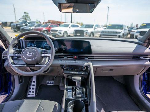 New 2026 Hyundai Elantra SEL FWD image 13