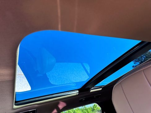 Used 2024 Land Rover Range Rover Sport SE image 12