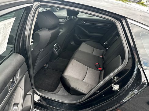 Used 2018 Honda Accord EX image 12