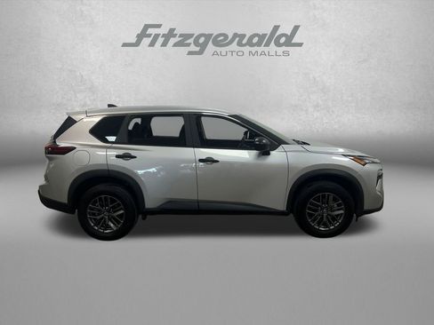 Used 2024 Nissan Rogue S FWD image 7