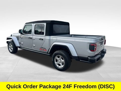 Used 2021 Jeep Gladiator Sport image 4