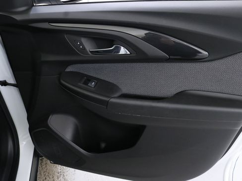 Used 2023 Chevrolet TrailBlazer LT w/ Convenience Package image 32