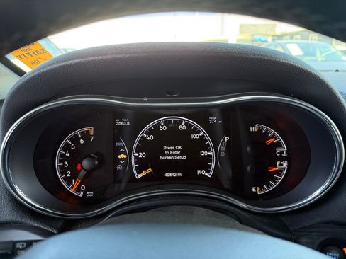 Used 2020 Jeep Grand Cherokee Altitude RWD image 16
