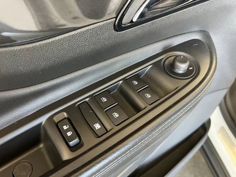 Used 2021 Buick Encore Preferred w/ Safety Package II AWD/4WD image 32