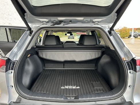 Certified 2022 Toyota Corolla Cross XLE image 18