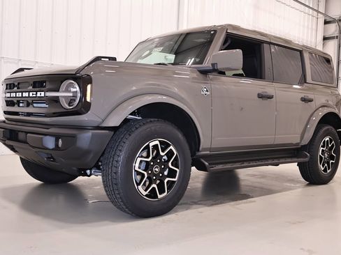 New 2026 Ford Bronco Outer Banks AWD/4WD image 5