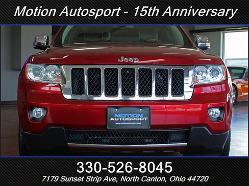 Used 2012 Jeep Grand Cherokee Overland AWD/4WD image 3