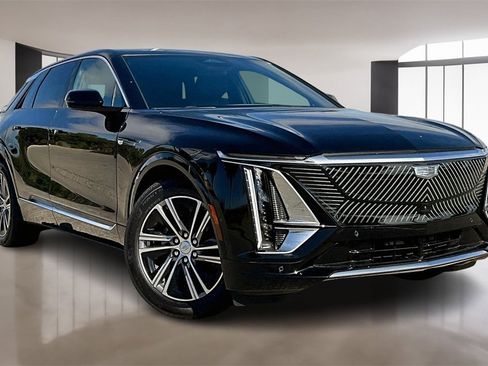 New 2025 Cadillac Lyriq Luxury image 2
