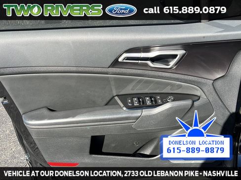 Used 2025 Kia Sportage EX FWD image 12
