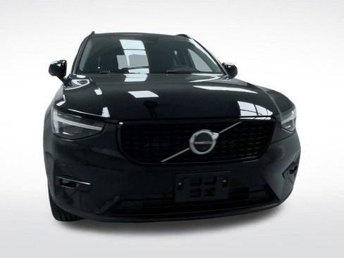 New 2026 Volvo XC40 B5 Plus w/ Protection Package Premier image 17