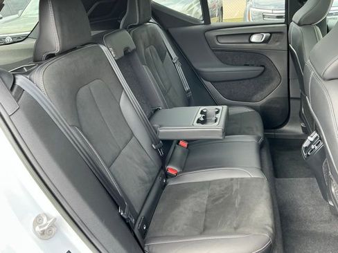 Used 2022 Volvo XC40 T5 R-Design w/ Advanced Package AWD/4WD image 20