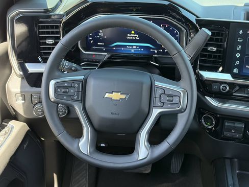 Used 2026 Chevrolet Silverado 2500 LTZ w/ LTZ Convenience Package AWD/4WD image 16