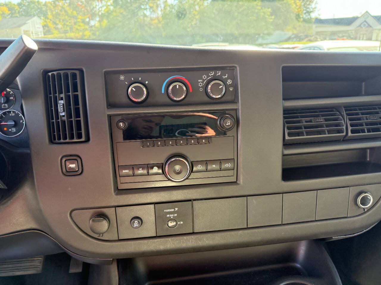 Used 2013 GMC Savana 2500 RWD image 16