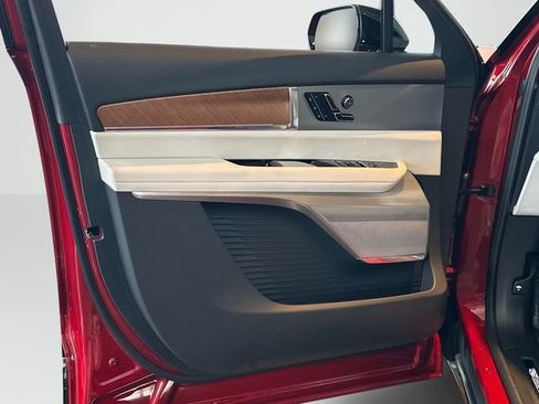 New 2026 Cadillac Vistiq Luxury w/ LPO, Floor Liner Package AWD/4WD image 8