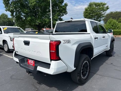 Used 2024 Toyota Tacoma TRD Off-Road AWD/4WD image 7